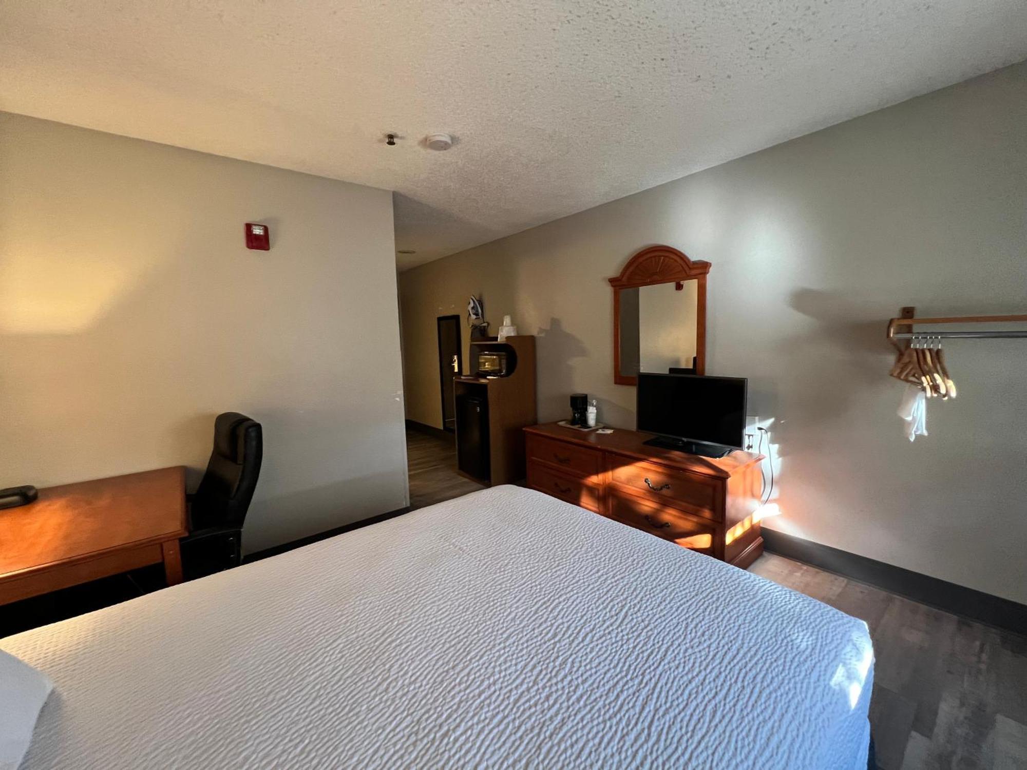 Antelope Inn & Suites Клирфилд Экстерьер фото