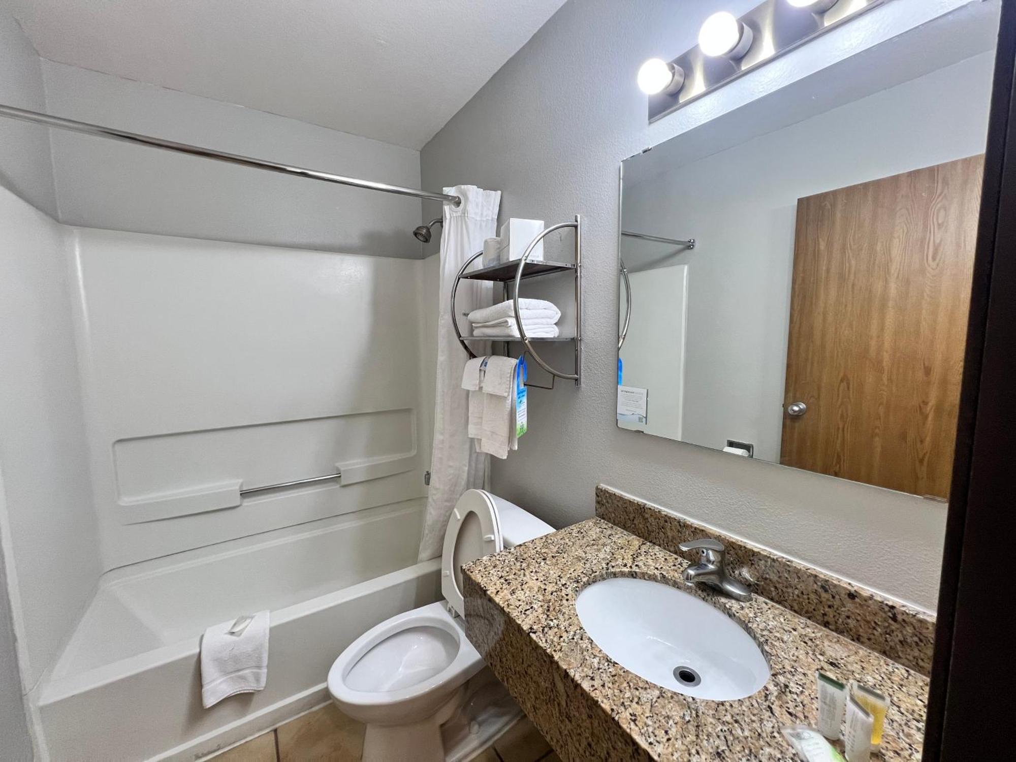 Antelope Inn & Suites Клирфилд Экстерьер фото
